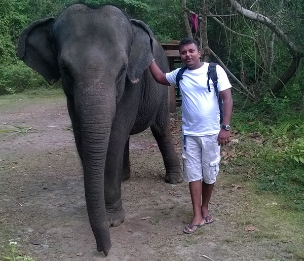 %_tempFileNameDinesh%20mit%20Elefant%